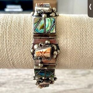VINTAGE STERLING ARTIST SIGNED WARRIOR FACE ABALONE BRACELET